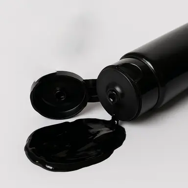 Masque noir anti-points noirs : la FEBEA tire la sonnette d'alarme