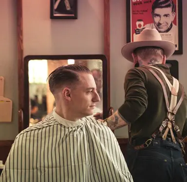 Homme chez le barbier
