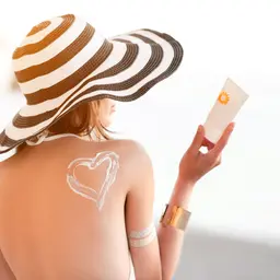 Soleil et bronzage : quelles sont les questions que se posent le plus les Internautes ?